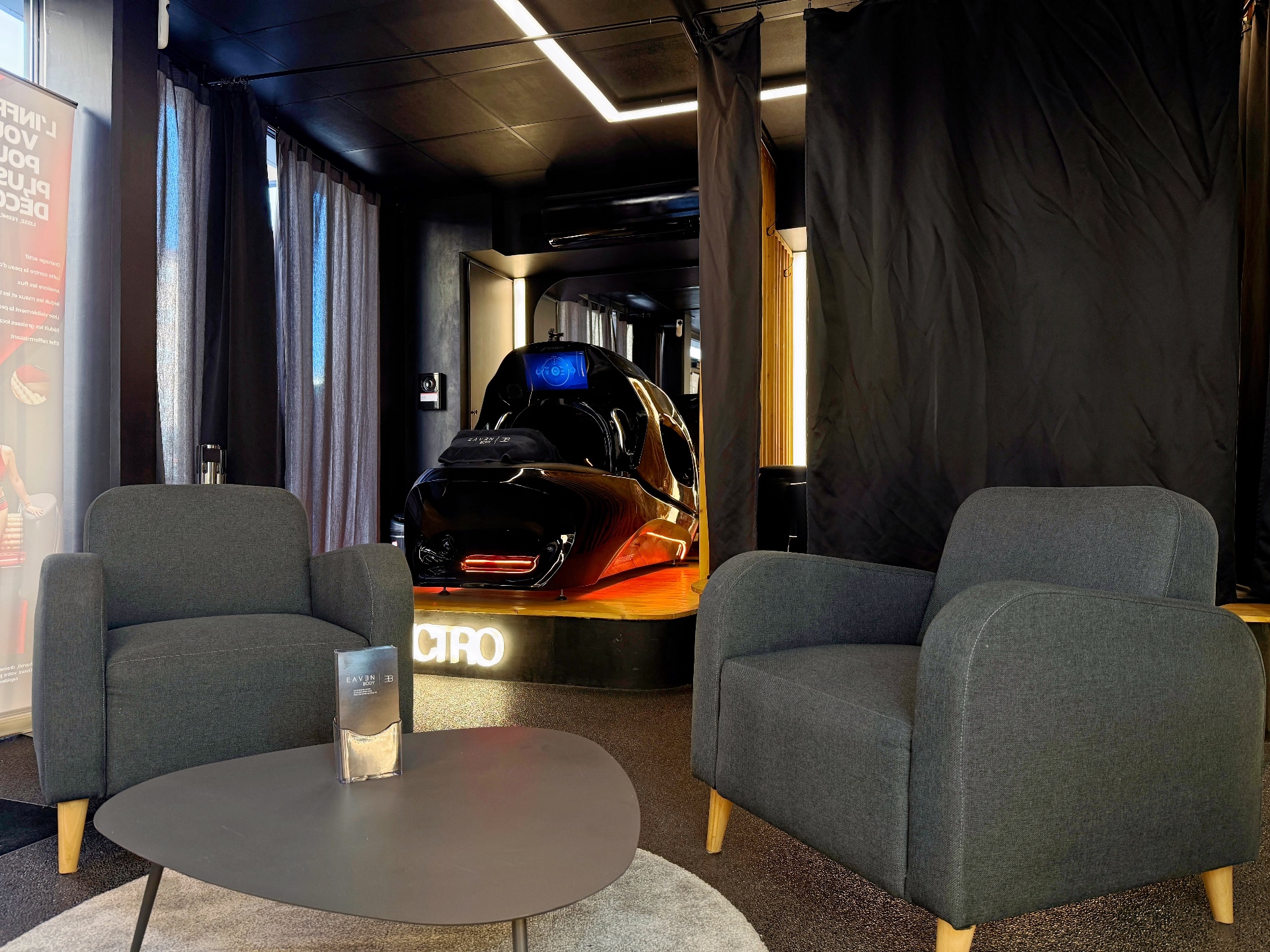 Espace détente et fauteuils du centre Eaven Body