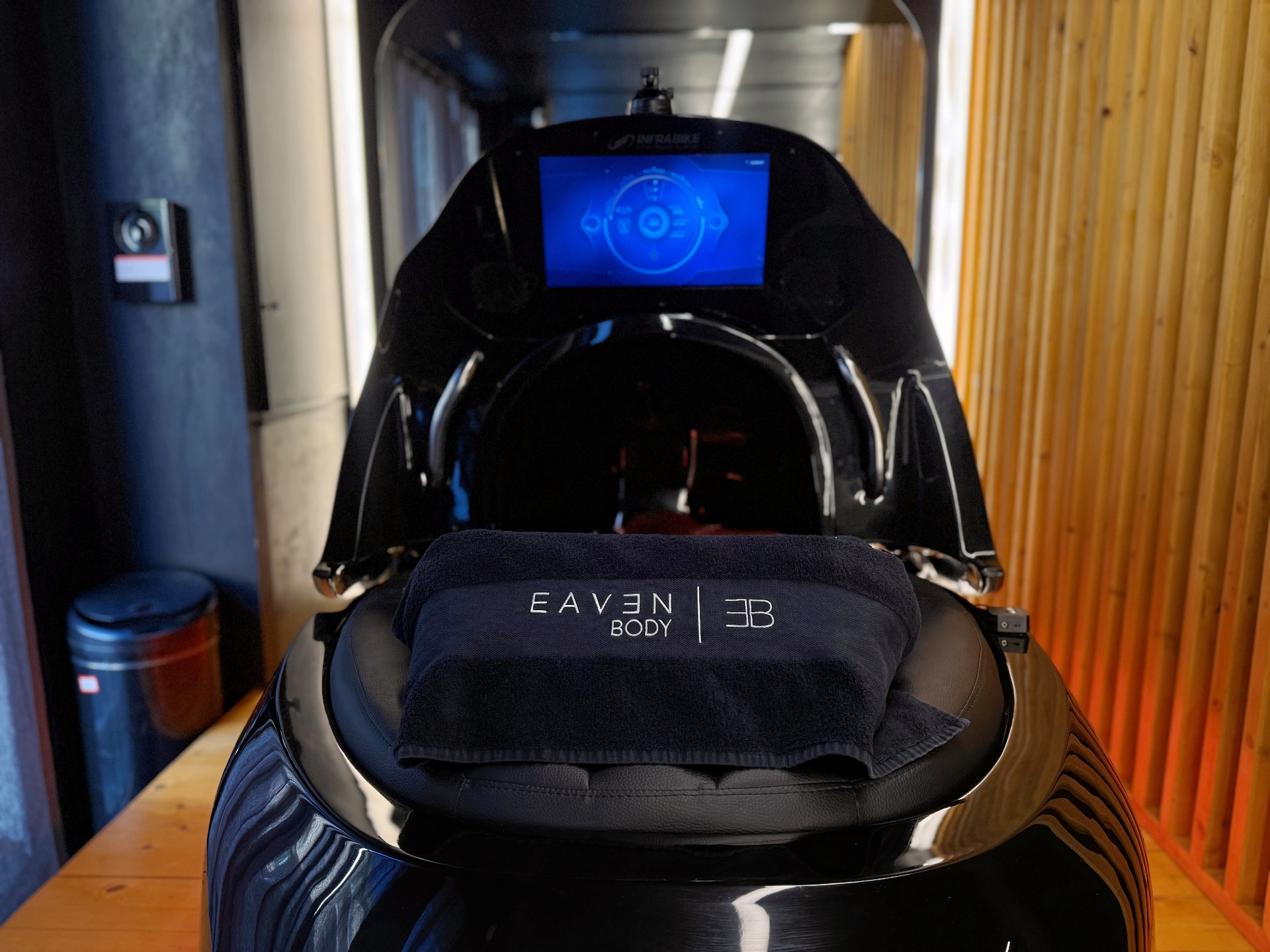 Cabine Infrabike avec serviette Eaven Body